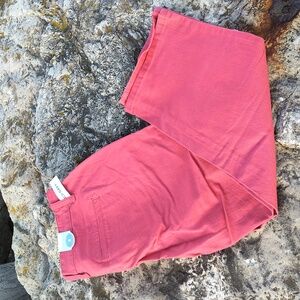 😃New with tags old navy ladies short pants or Capris